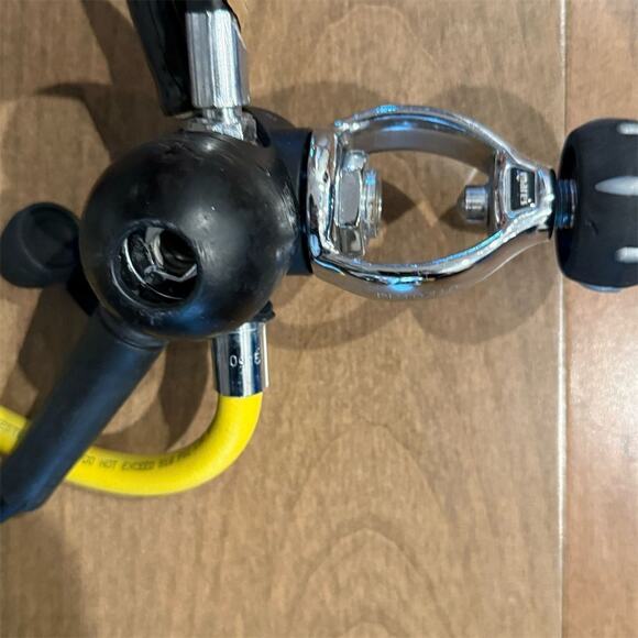 Mares MR22T Abyss Regulator & Octo Set Scuba Diving Gear - Picture 13 of 14